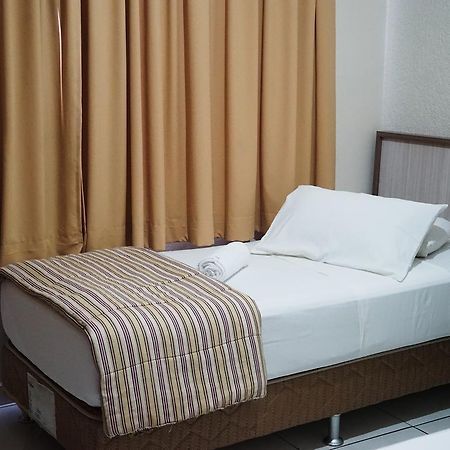 Rosa'S Hotel โตเลโด ภายนอก รูปภาพ