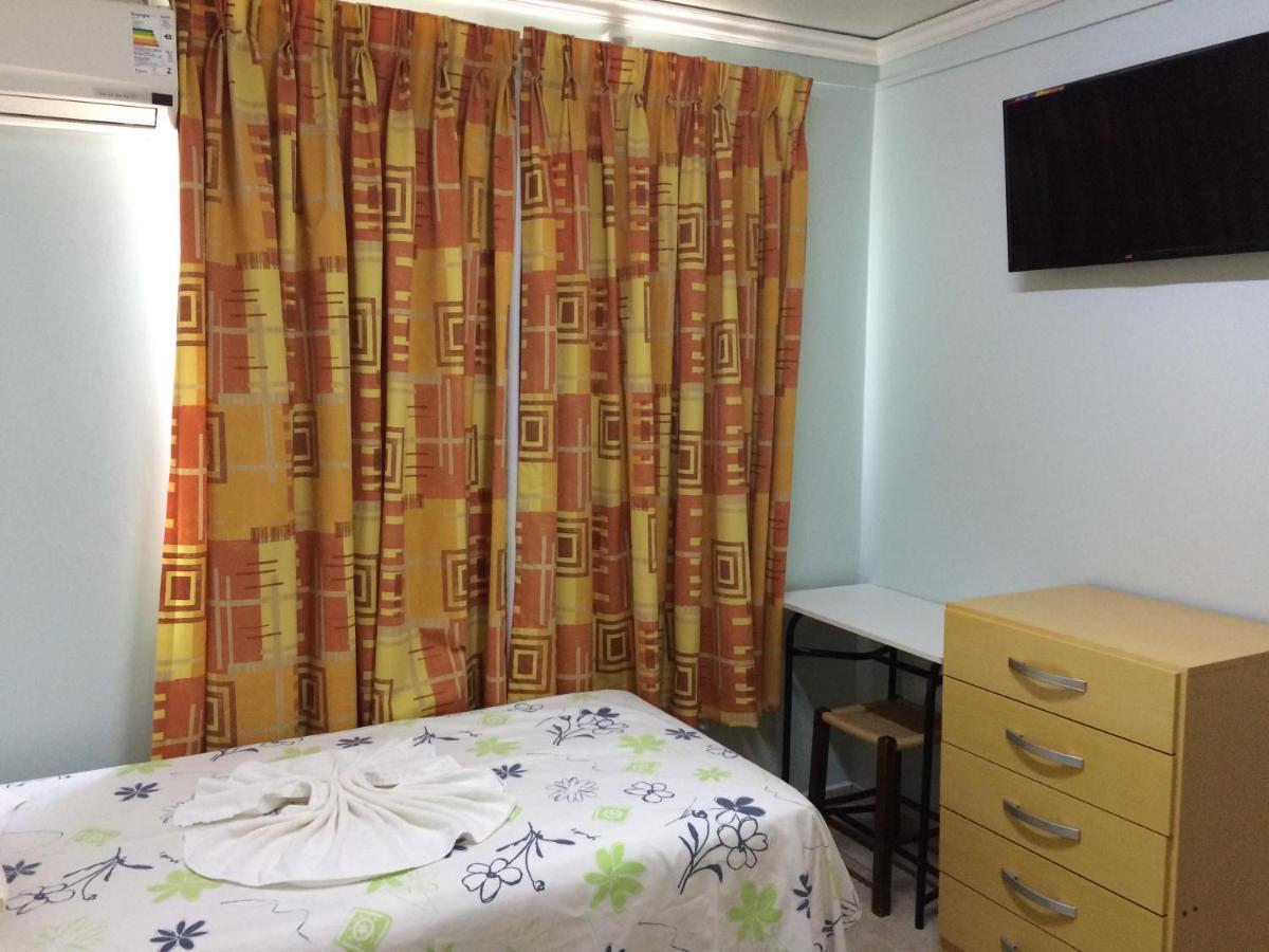Rosa'S Hotel โตเลโด ภายนอก รูปภาพ