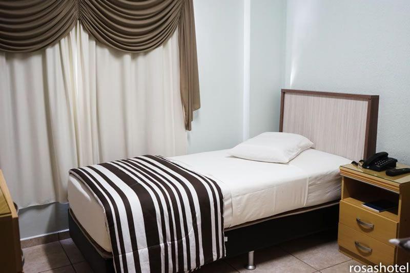 Rosa'S Hotel โตเลโด ภายนอก รูปภาพ